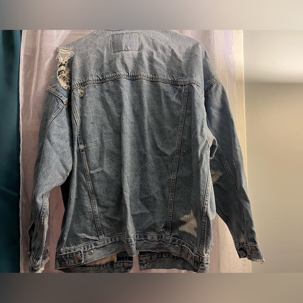 American Eagle Women’s Distressed Jean Jacket - Picture 2 of 7